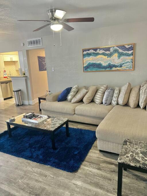 Lovely 2-Bedroom Condo Next To At&T Stadium Arlington Exterior photo